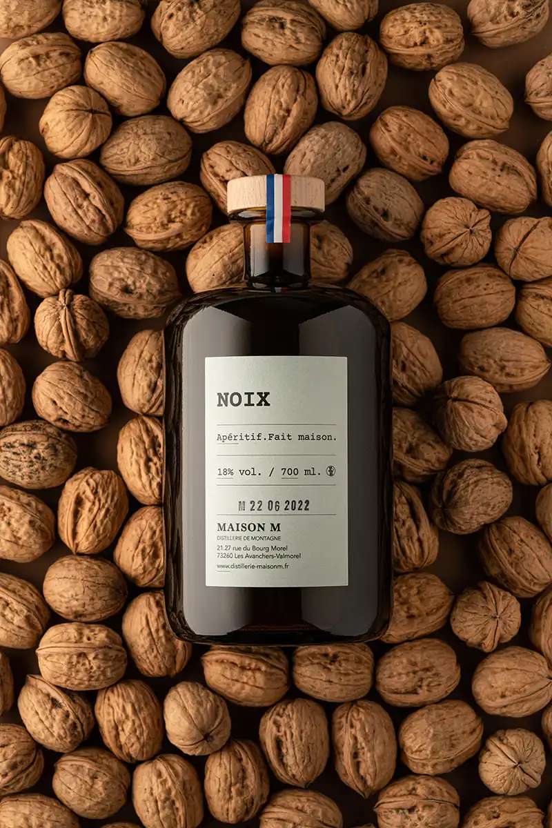 photo de la bouteille de noix de maison m