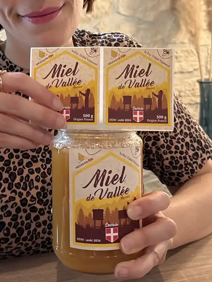 photo de pot de miel hexagonalp